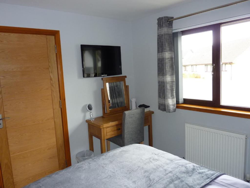 Inverness. Private double room with en suite. Room only. room 3