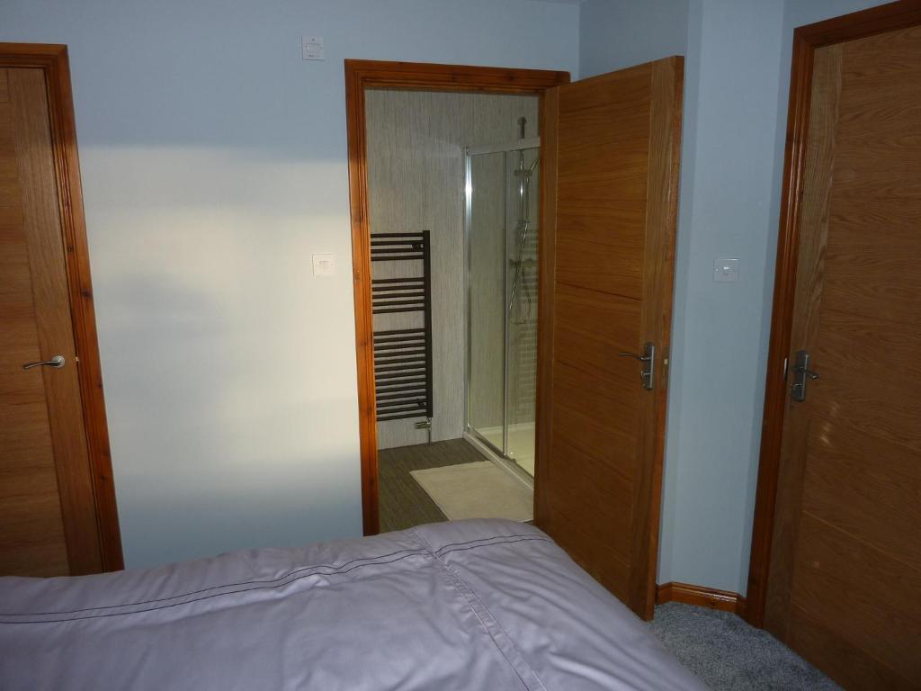 Inverness. Private double room with en suite. Room only. room 6